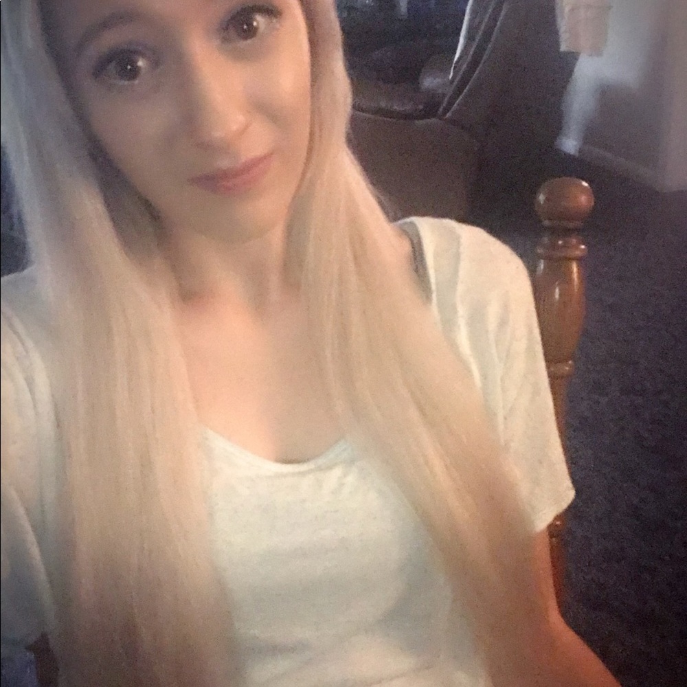 Meet your Posher, Danielle